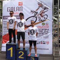 Bay (@bayong_) 's Twitter Profile