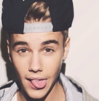 Saw justin 13/04/13. Living in The Netherlands. Justin followed me on 0/0/0000. 0/5 boys follows me