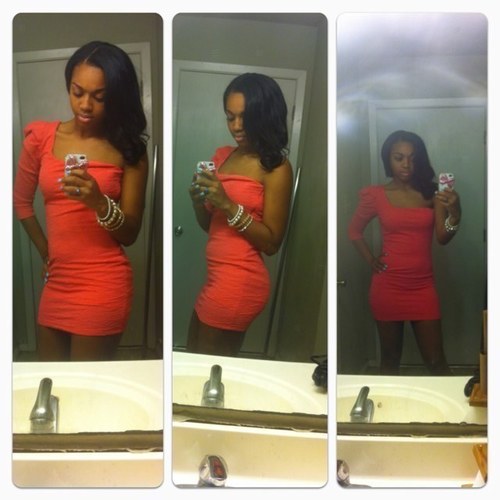 Team GoodWoman , Team Iphone ✊loves fashion , Support the troops #Team Obama 2012 re-elect .. C/O 2013 ™