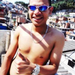 Prazer: Sandro, 17 anos, quer saberr maiis seeguee aee (y