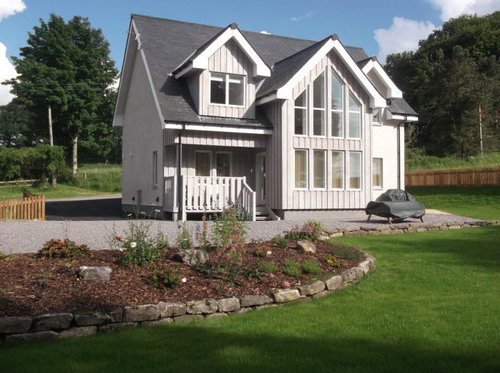 beechesrelugas's profile picture. Sleeping up to 8 persons, this fabulous eco-friendly house is situated in the small tranquil hamlet of Relugas, 8 miles south of Forres, Moray