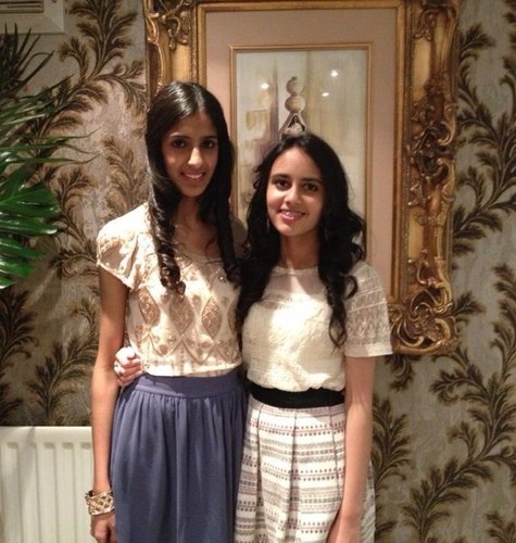 TwinWerewolf's profile picture. A a l i a and S i d r a ~18