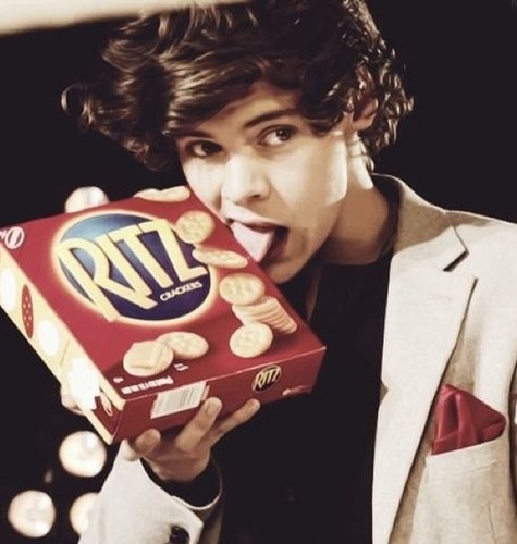 New to the twitter world. Going to the one direction concert August 10th at the staples center!