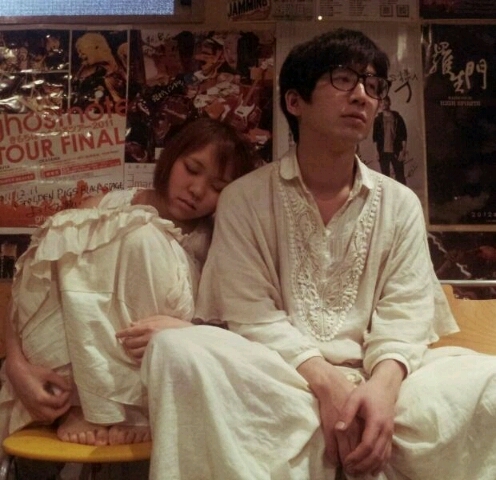 フォークトロニカ系残響ロックンロールユニットLulalilyと申します。流れ星みっちゃん(うたとトイピアノ)@srkmmhmn / さいとうひろや(ギターと鼻歌)@nyaonyao1313 ライブの予約はリプライやDMで承ってます！