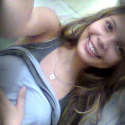 Palavras sao Perdidas, Promesas sao esqueçidas, Papéis e Cartas apodreçem mas o Verdadeiiro AMOOW e o qer PERMANECE..'