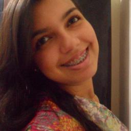 Ñ sou de demonstrar sentimentoss, mais sou cheia deles, eu amo em silêncio e falo com o olhar♥