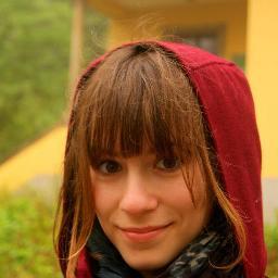 Estudiante de Derecho, 20 años. Adicta al curry y jugadora de volleyball en el Rafal Vell Estamos hechos de la misma materia que los sueños