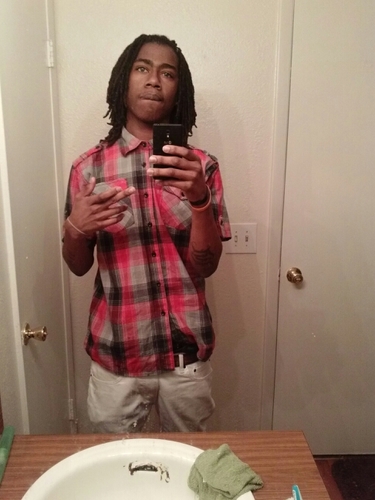 Just a young nigga trying to make it in life. Cool as fuck so follow  me and I will follow back