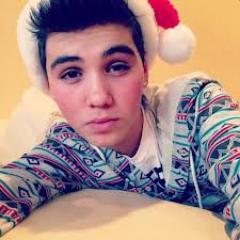 I'm Sam. and I like pop tarts. I do videos with Kian Lawely. Andrea is amazebals