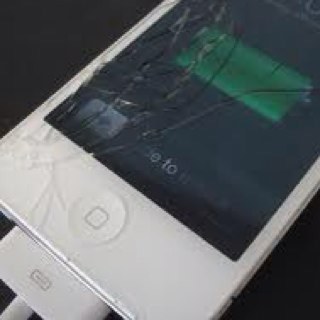 @NiallOfficial cracked my screen and it was ouchy