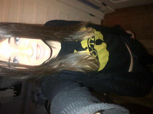 Hey :) I'm breanna and I like 1D , pierce the veil and dat shit. I watch pll don't judge. Follow me, I follow you