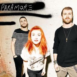 Creo que estoy viviendo uno de los momentos mas tristes de mi vida, mi madre no me dejara ir al concierto de Paramore aqui en Chile, Ahora estoy de Luto :c
