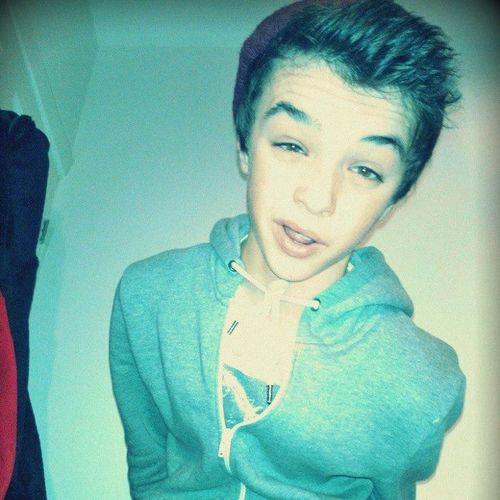 SamWade15's profile picture. http://t.co/9127EfCrAV.