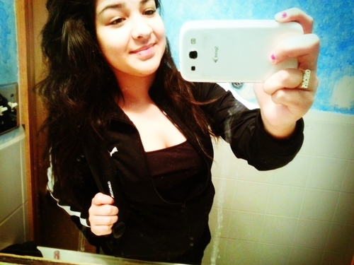 new to this. follow and ill follow back. :3 ♥
