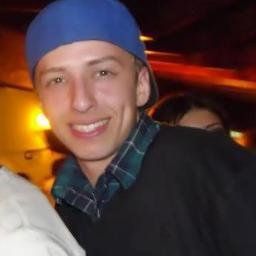'' o meu mundo se completa com vcs, que fazem rir, chorar, e dar risada ....''