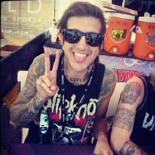 insilencewewait's profile picture. 