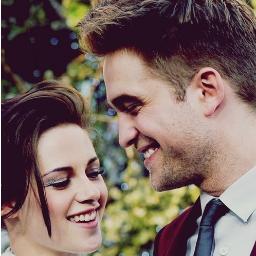 Twilight é a minha essência ,Fanfics são os meus sonhos mais loucos e Robsten? Robsten é todo o meu ser resumido em duas pessoas maravilhosas! TWILIGHT FOREVER