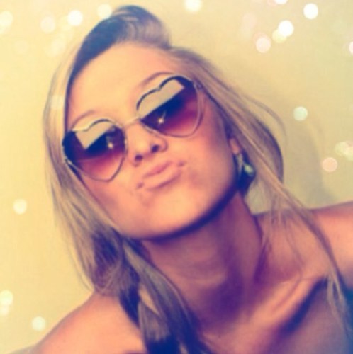 arandomfemale's profile picture. Im always questioning my morals