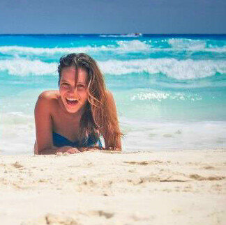 MartiHurtado's profile picture. Publicist||Art&Design||Fashion||Music||Blogger||Beach||Books||Tea&Coffeeholic Me mamé del bio, pero les dejo alguito pa' que sepan.