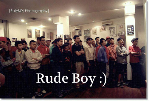 Ciragil Beat Of sKa ... Always and For You :)
Ceritakan padanya tentang kerasnya kita, walau batu karang menghadang jalan bersama kita terjang !!!