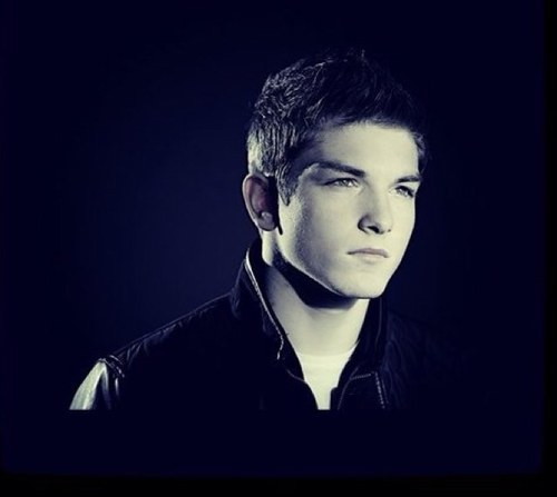 We're a fan page supporting Richard Wisker in his acting and singing.Rich followed+dm'd on 3|4|12.