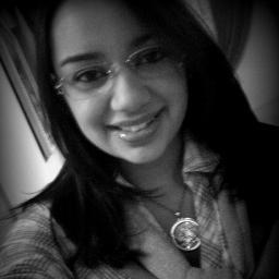 Eu só sou mais uma pessoa entre tantas, que escondem a dor atrás de um sorriso.