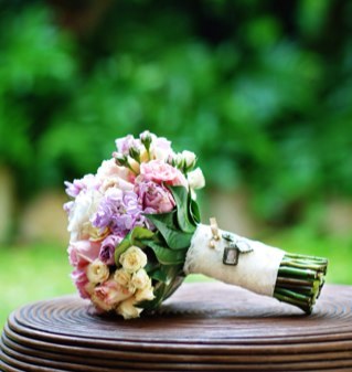 floralfinesse's profile picture. 