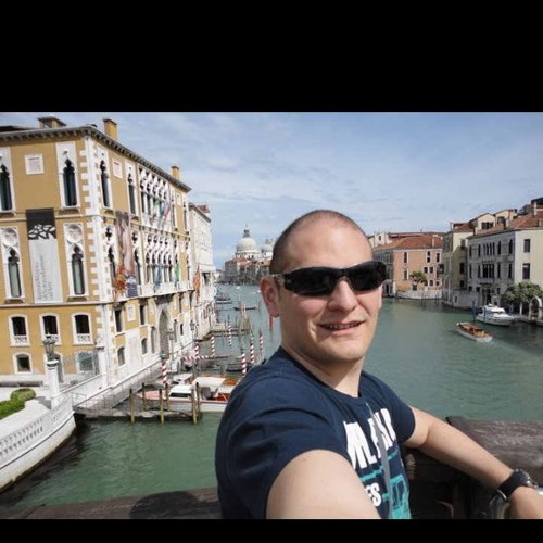 victor_cruz6's profile picture. 