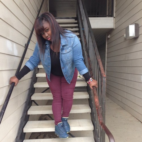 im POPPIN like my red lipstick nuff said errbody click the follow button and follow me...!#DHEY ENVY DARIA 3