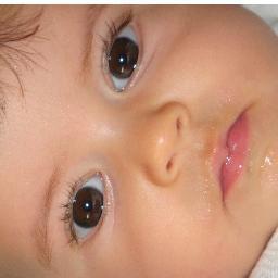 Médica ginecologista e obstetra. Com muito estudo ampliei meus conhecimentos para as áreas de dermatologia, estética e nutrologia. Aprender para servir sempre!