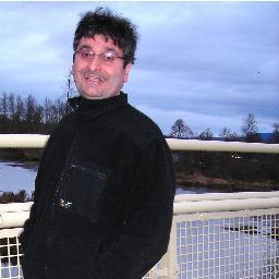 An Spanish and Italian teacher. Love to read and talk about world politics. Was born in a small town in northern Iran.
