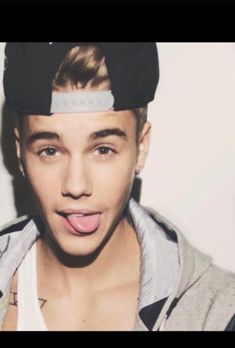 I'm in love with Justin, and hate allot of people