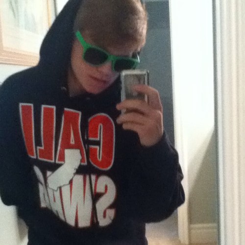 Hey bros follow me, and follow my girls twitter @everyday_belieb. Taken forever by an amazing girl3 12.24.123. Shes the best girlfriend ever i love her so much3