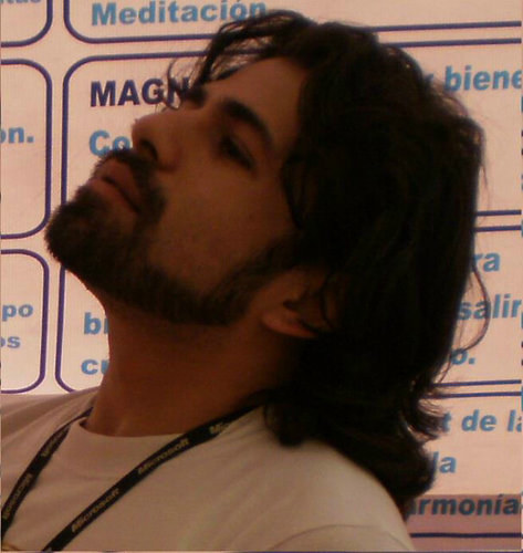Ojala el escenario fuera tan delgado como la linea del equilibrista, para que ningun improvisado osara pisarlo...