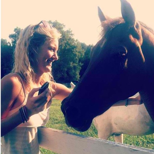 SunnnyReys's profile picture. I play my music in the sun