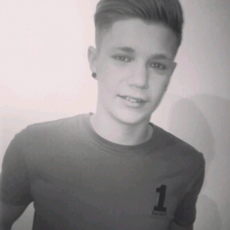 Follow me ill follow back.      I love @courttenneeyyyy & @elleoliviaaa,she's unreal