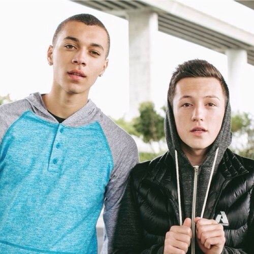 #TeamKalinAndMyles ~They Out There Chasing Dreams While We Out Here Supporting Them~ Myles away from Kalin.
