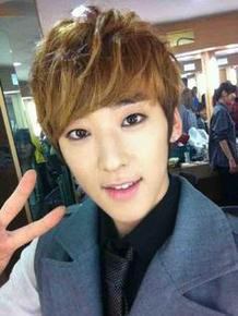 U-KISS 甘えん坊ケビン みんなよろしくねぇ～♪ただいま^^13.04.1~