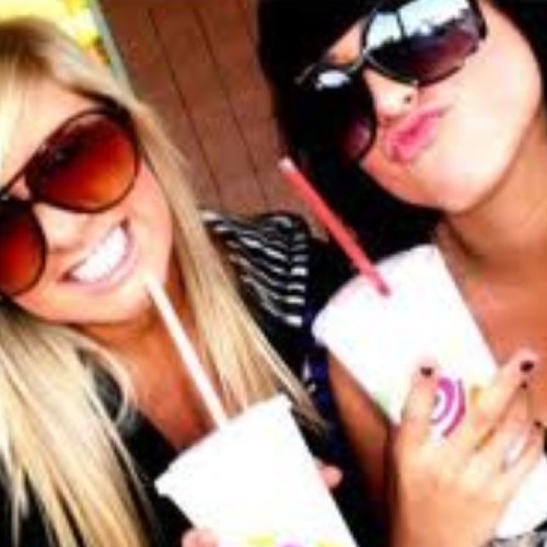 a useless twitter about my bestfriends, our thoughts, and the stupid shit we say :P #followback #babyanon