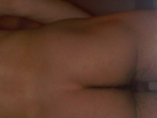 Married male in my 40's that loves the naked body. Love to share what I find sexy. No pic=no follow. Over 18’s 🔞