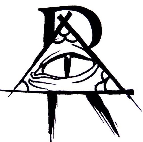 Tattoo inspired clothing brand based in England with all products designed by the RepTilia family artists