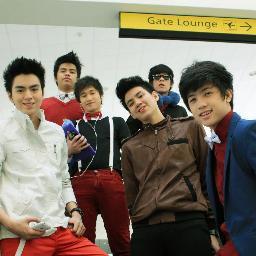 Hi guys Keep Calm and love chicser.. 2/6 @oliverlaaance follow us 05/29/13 9:20pm @chicserullyses 06/10/13 7:58pm Hope all member of chicser followed us :(: