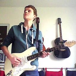 17 jaar | Corderius | VWO 6 | Gitaar | Hockey | Zwemmen | Surfen