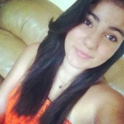 Hey im sammy . Im sweet , crazy ,and funny but if u treat me like a game ill show u how its played ( i follow back ) I was raised in Canada  and I am single