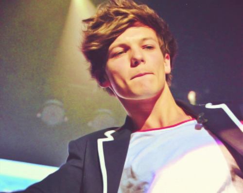 One Direction...love/Louis/Harry/Zayn/Niall/follow me！ Louislove... Directioner