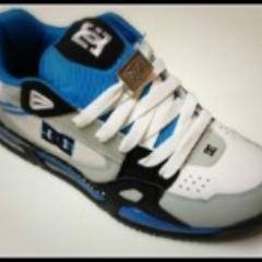 SK8 Lace Bling is a new patent pending product for your everyday wearing sneakers. SLB adds neatness along with bling. Everyone knows bling is the thing.