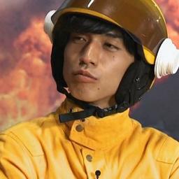 ﾉﾉ´д｀･)おーれーふぉーおーる！映画「エイトレンジャー」の錦野徹朗botです。何かありましたらDMにて