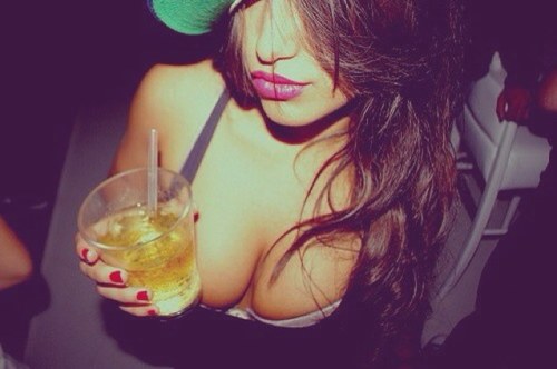 I walk the fine line between classy and trashy. 
Baby anon.
Brunettes do it better.