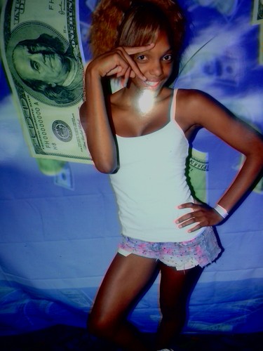I'LL FOLLOW U BUT IF U DONT FOLLOW ME BACK IM GOIN TO UNFOLLOW YO UGLY ASS..AT ONCE