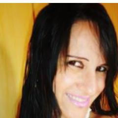 eu sou uma pessoa  q nao  gosta de mentiras , sou  sincera e  adoro  fazer amigos ..bjus